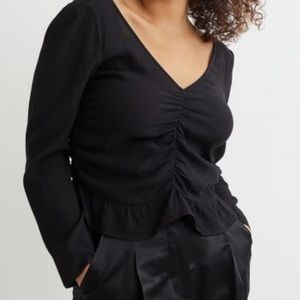Puffed-Sleeved Black Blouse H&M